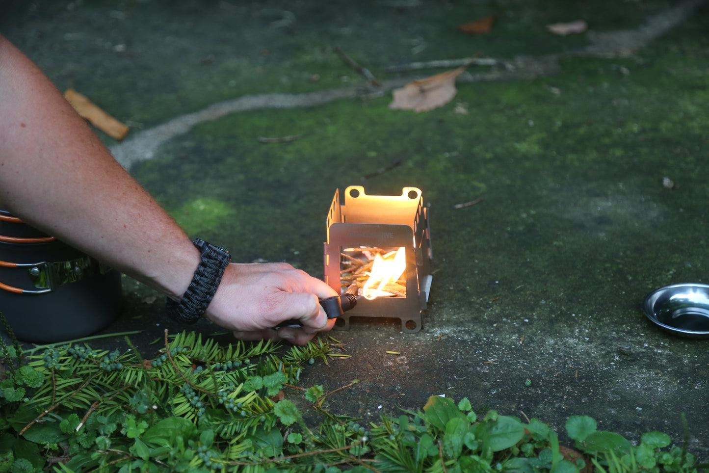 Portable Mini Foldable Wood Burning Survival Stove by QUICKSURVIVE